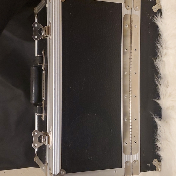 RARE! VINTAGE MAC Cosmetics Train Case - Picture 8 of 17